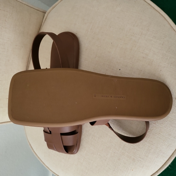 Sandals - Picture 4 of 4